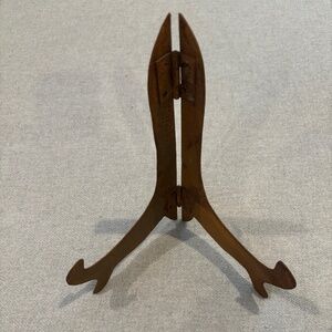 9 1/2" Vintage Rusty Metal Southwest Western Style Plate Picture Stand Easel